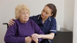 Osobní asistenti budú lepšie platení