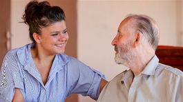 Na opatrovateľskú službu pôjde o 19 miliónov eur viac