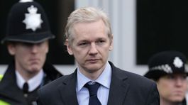 Švédsky súd potvrdil platnosť zatykača na Assanga