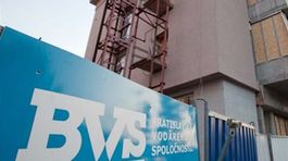 Škandál vo vodárňach v podobe zlatého padáka