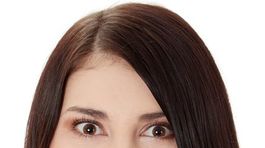 Chcete schudnúť? Jedzte zákusky či nezdravé veci pred zrkadlom