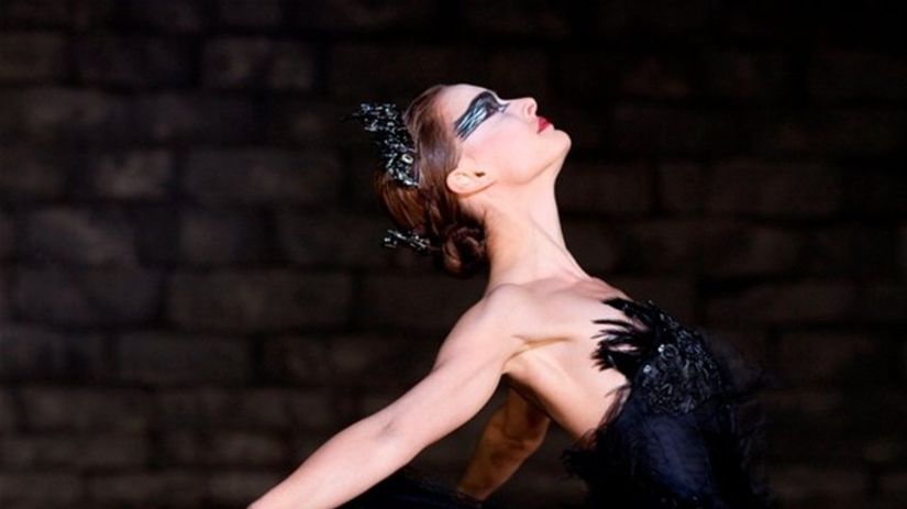 Natalie Portmanová stvárňuje baletku Ninu vo...