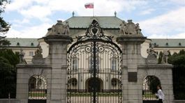 Hlasujte za premiérov prvý krok