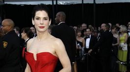 Sandra Bullock - Oscar 2011 - červený koberec