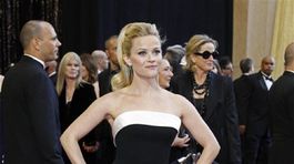 Reese Witherspoon - Oscar 2011 - červený koberec