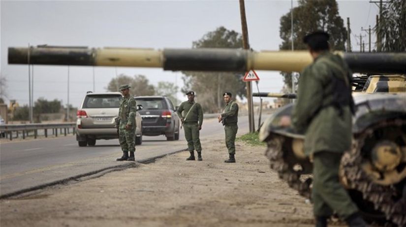 Líbya, vojaci, tank, armáda