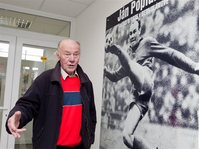 Ján Popluhár, legenda slovenského futbalu.