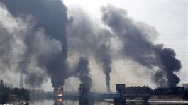 Japonsko, ropná rafinéria, požiar, dym