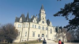 Budmerický kaštieľ sa mení z káčatka na labuť, obnovu ukončia v októbri