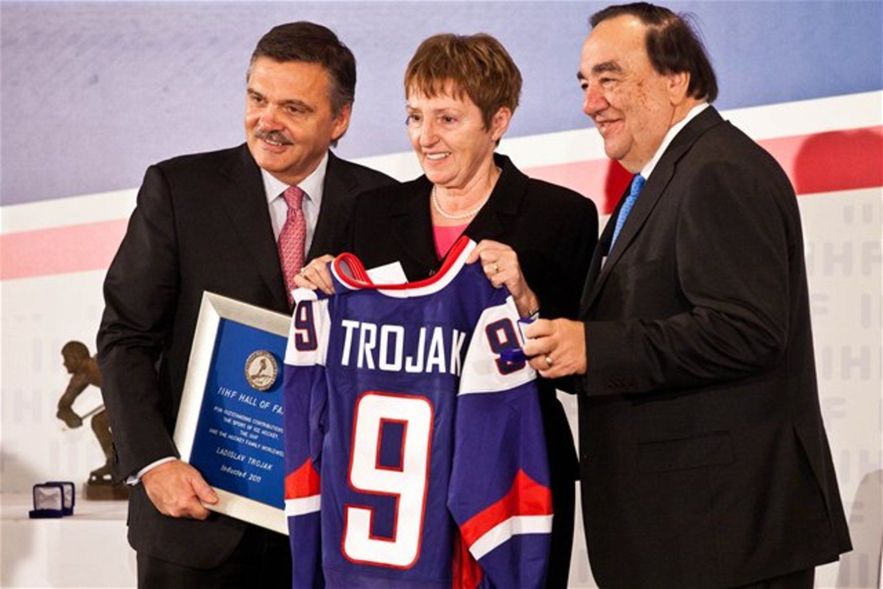 Prezident IIHF René Fasel (vľavo) a dcéra...