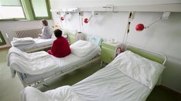 Ilavská nemocnica nevládze platiť dlhy, zbavuje sa postelí