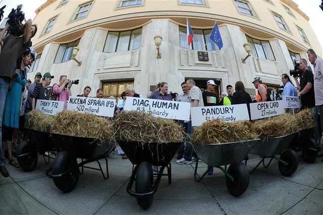 Demonštrácia odborárov v Prahe na podporu...