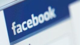 Facebook dostal pokutu za Cambridge Analytica