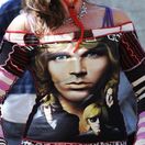 Fanúšička v tričku s Jimom Morrisonom