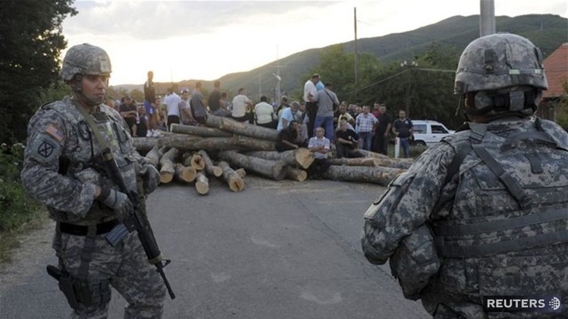 Kosovo, kosovskí Srbi, KFOR, NATO, blokáda,...