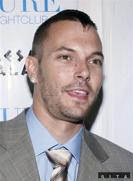 Tanečník a bývalý manžel Britney Spearsovej -...