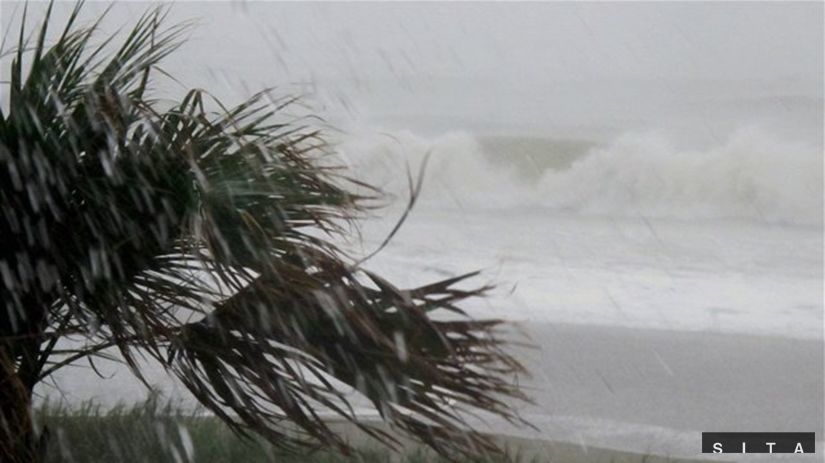 hurikán Irene, vlny, počasie