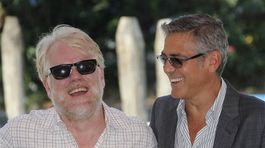 Philip Seymour Hoffman (vľavo) a George Clooney