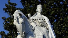 Socha Márie Terézie je späť v Bratislave, zatiaľ len zmenšená