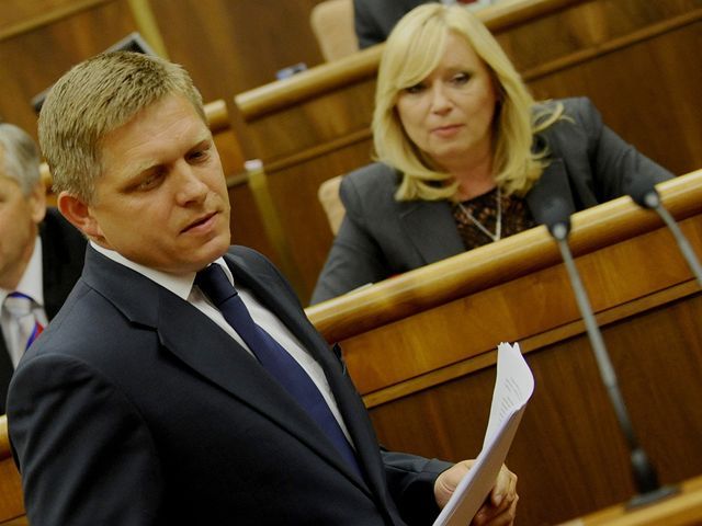 Premiérka Iveta Radičová a šéf Smeru Robert...