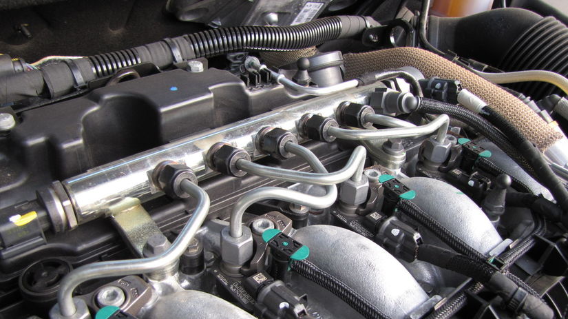 Motor 2.2 HDi má najmä v strednom otáčkovom...