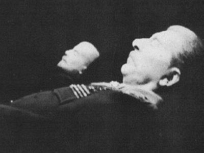 Lenin a Stalin vedno v mauzóleu.