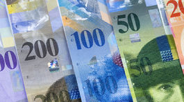 Brexit zakýva librou i eurom, švajčiarsky frank môže posilniť