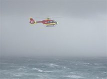 vrtuľník, záchranári, búrka