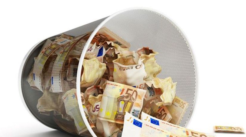 Euro, peniaze, kôš, kríza