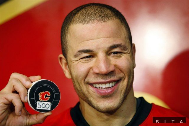 Jarome Iginla s pamätným pukom.