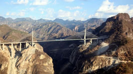 V Mexiku postavili rekordný most