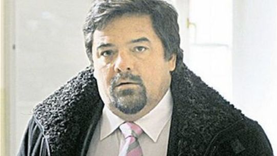 je považovaný za kontroverzného podnikateľa,...