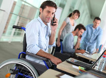 invalid,pracujúci, postihnutý, vozíčkár
