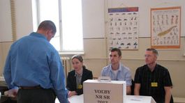voľby 2012, urna, hlasovanie, odsúdení