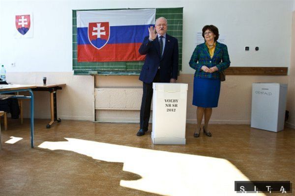 Prezident Ivan Gašparovič s manžekou vyzvali...