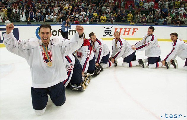 Miroslav Šatan na čele zlatého vláčika po...