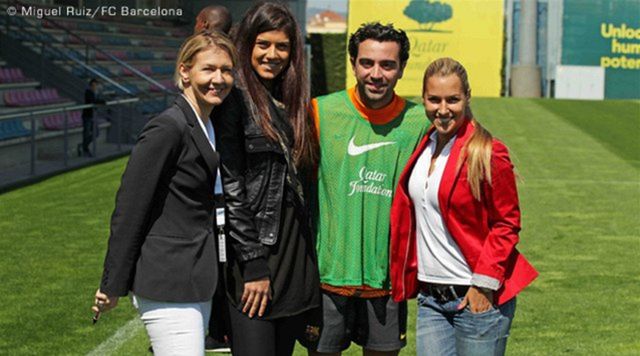 Dominika Cibulková (vpravo) vedľa hviezdy...