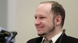 Breivik sa vyhráža hladovkou, vraj za mrežami trpí