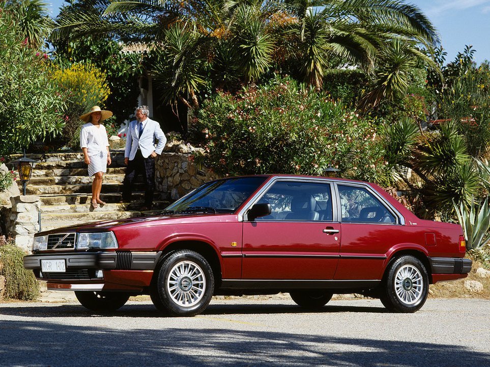 Volvo 780 bolo kupé navrhnuté štúdiom Bertone....