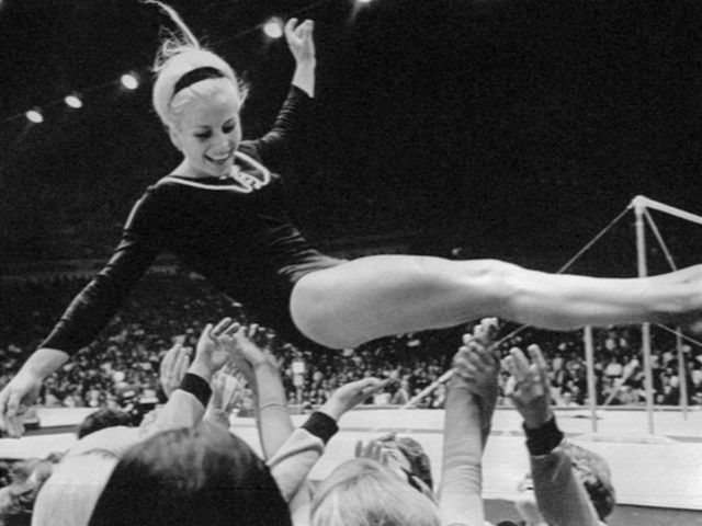 Věra Čáslavská po triumfe v Mexiku 1968, kde...