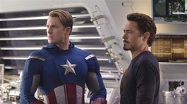 Chris Evans (vľavo) ako Steve Rogers alias Kapitán Amerika a Robert Downey jr. stvárňuje Tonyho Starka/Iron Mana.