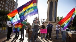 Dúhové vlajky počas futbalových MS? Nebudeme za ne trestať, sľúbili Rusi