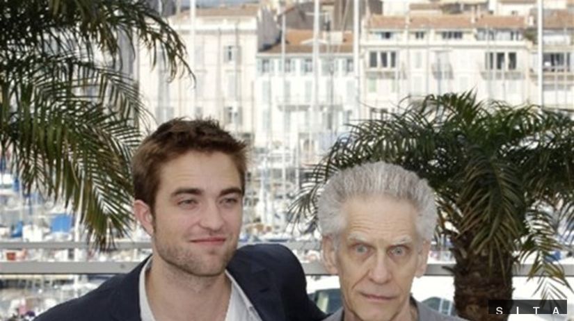 Režisér David Cronenberg (vpravo) a herec...
