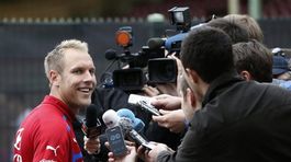 Bohatí strácajú, skromný im uniká. Plzeň vyhrala nad Slaviou, Sparta remizovala