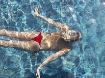 Bazén, žena, plávanie