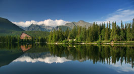 Dokonalá romantika? Vyskúšajte člnkovanie na Štrbskom plese