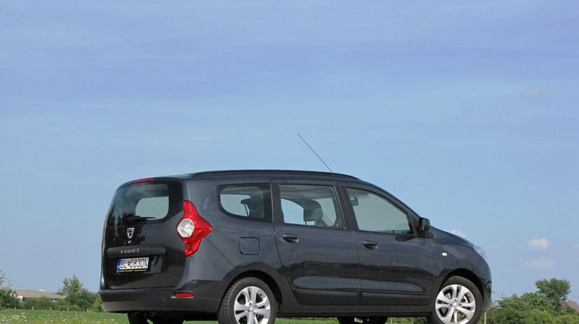 Pohotovostná hmotnosť päťmiestnej verzie s...