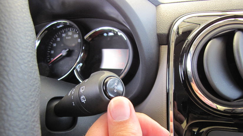 Pozrite, ovládanie palubného počítača ako v...