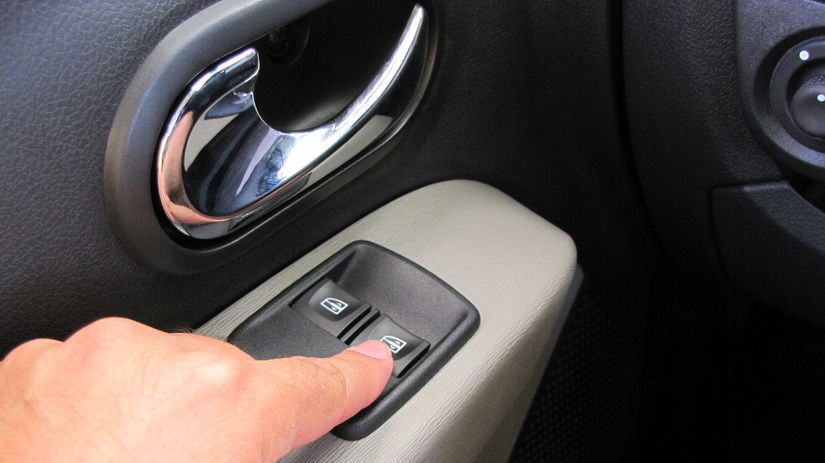 Ovládanie predných okien sa konečne...