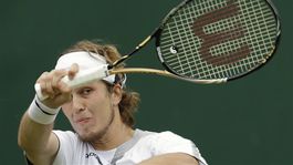 Lacko vlaňajšie 3. kolo Wimbledonu nezopakuje. Skončil vo finále kvalifikácie